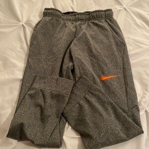 Nike boys size large jogger